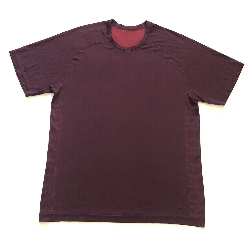 Lululemon Men Maroon Spell Out Stripe Metal Vent Tech SS Short Sleeve Shirt XL